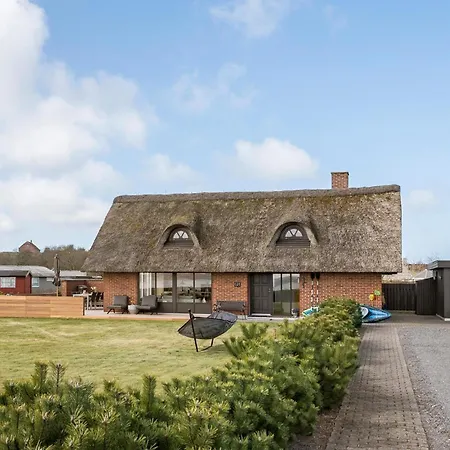 Holiday home Cozy In With Jacuzzi